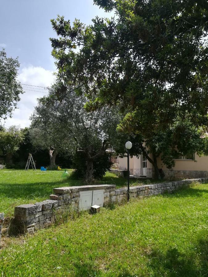 マルティナ・フランカ Trullo Galeottoヴィラ エクステリア 写真